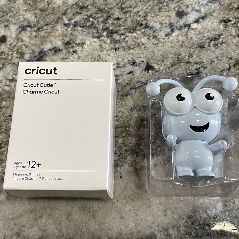 Cricut Cutie Mist NIB - Picture 2 of 2